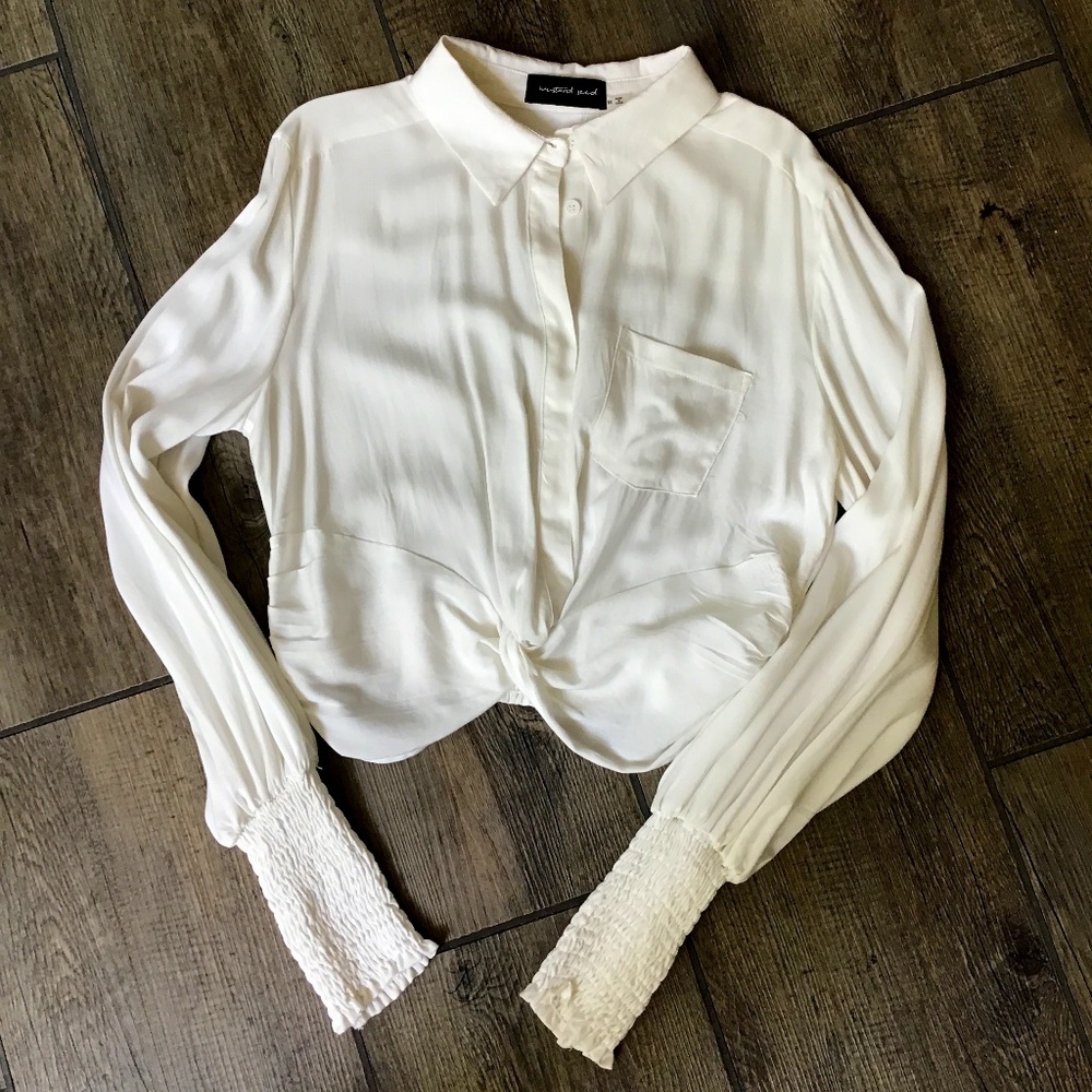 Women’s medium blouse